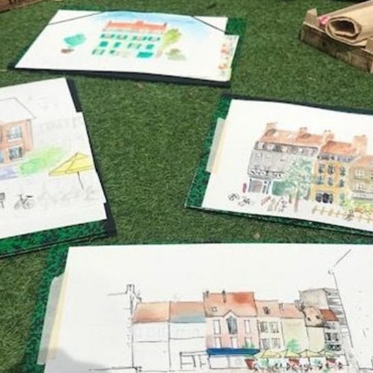 Atelier d'artiste : croquis urbain et peinture